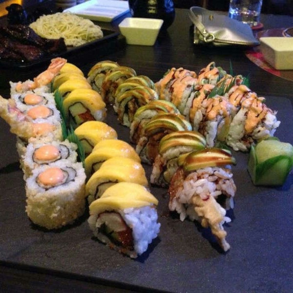 Das Foto wurde bei GOLD Sushi Club von oqfadel am 6/12/2013 aufgenommen