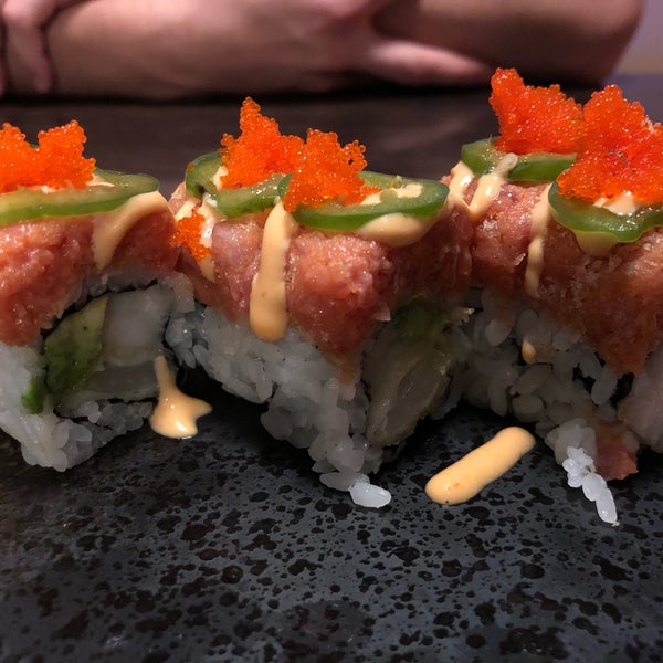 Die Sushi sind der Wahnsinn. So lecker ... vor allem die Spezialitäten vom Chef ! Ein absolutes Muss für Sushi-Fans in New York