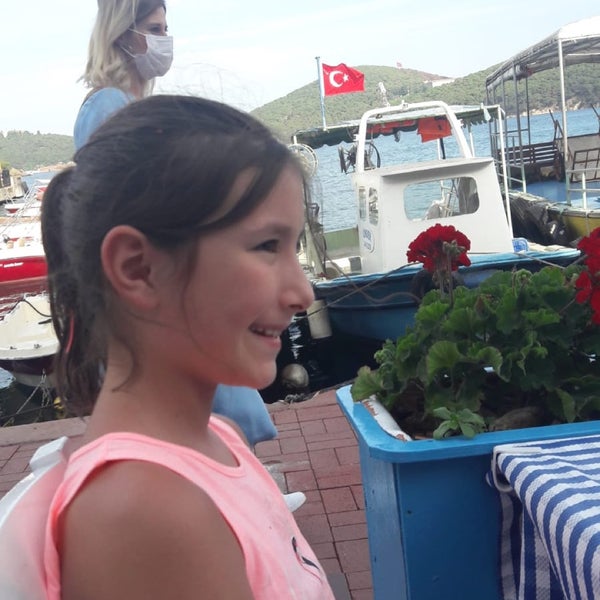 Das Foto wurde bei Sahil Restaurant von Fatih Ş. am 7/27/2020 aufgenommen