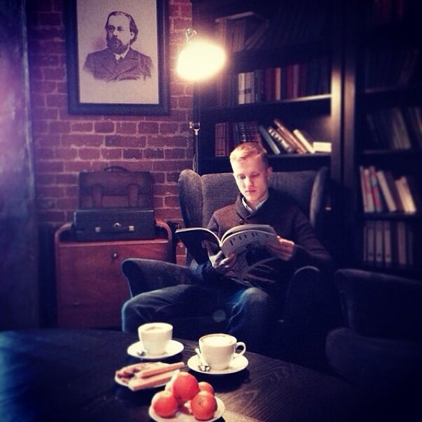 1/26/2014 tarihinde ?????? N.ziyaretçi tarafından Coworking &amp; Time Cafe Tsiolkovsky'de çekilen fotoğraf