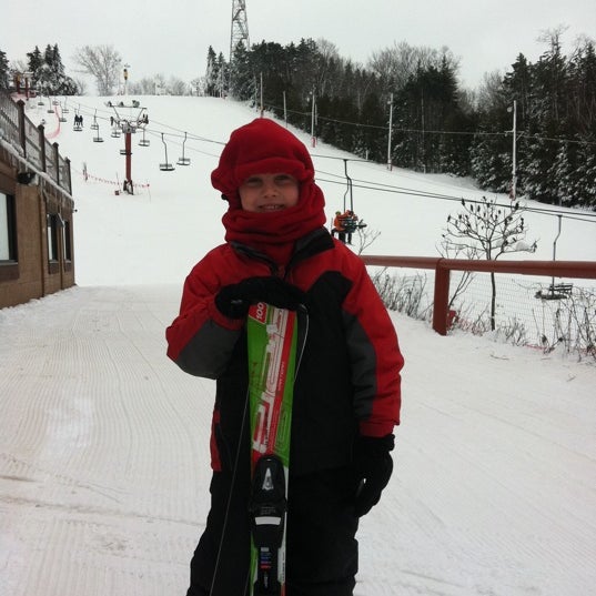 Photo taken at Little Switzerland Ski Area by Theresa H. on 12/27/2012