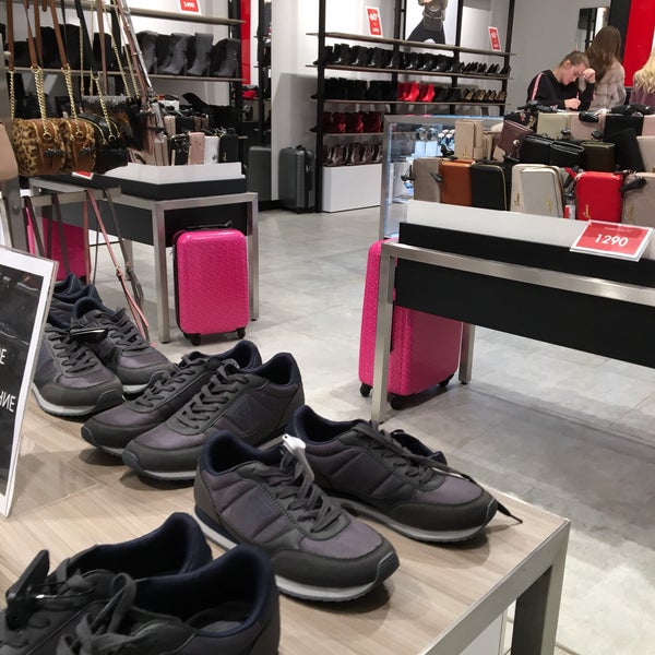 Магазин Guess В Спб Каталог Товаров