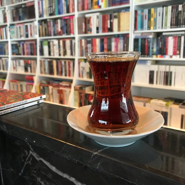 Photo taken at Eflatun Kitap &amp; Kafe by İrfan ş. on 6/2/2020