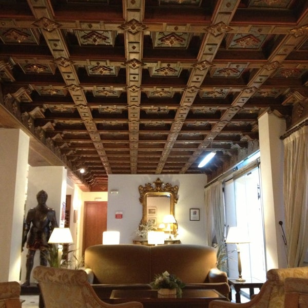 1/10/2014 tarihinde Иннокентий Б.ziyaretçi tarafından Hotel Murillo Centro Sevilla'de çekilen fotoğraf