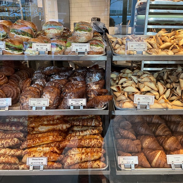 3/14/2022 tarihinde Bethany C.ziyaretçi tarafından Breads Bakery'de çekilen fotoğraf