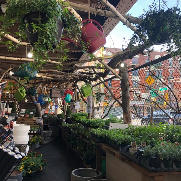 4/14/2019 tarihinde Bethany C.ziyaretçi tarafından Urban Garden Center'de çekilen fotoğraf