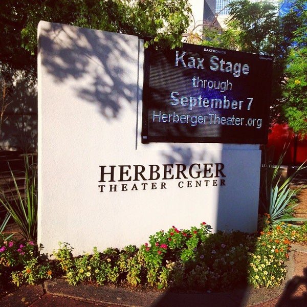 Foto tirada no(a) Herberger Theater Center por Michael N. em 11/20/2014
