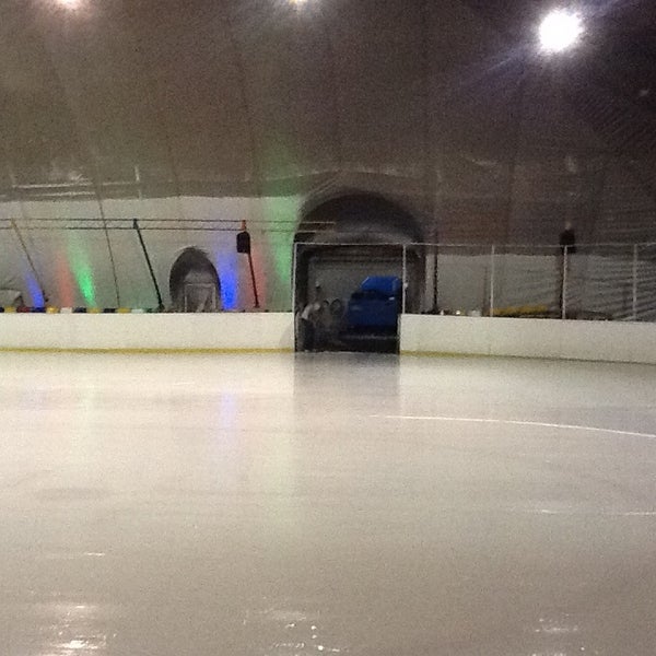 каток снежинка прокопьевск. ледовый дворец город чайковский. каток снежинка прокопьевск. спортивный комплекс снежинка прокопьевск. скк снежинка прокопьевск.