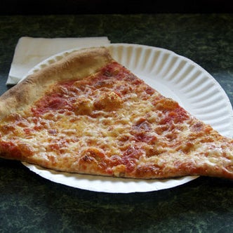 Das Foto wurde bei Galeotti&#39;s Pizza von Galeotti&#39;s Pizza am 12/6/2013 aufgenommen