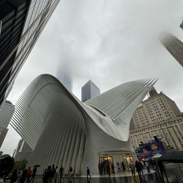 Foto tirada no(a) Westfield World Trade Center por Waleed. em 10/20/2023