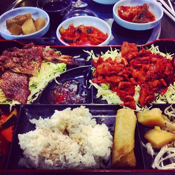 Снимок сделан в Ohya Sushi, Korean Kitchen &amp; Bar пользователем John &quot;O&#39;BeHave&quot; V. 5/19/2014