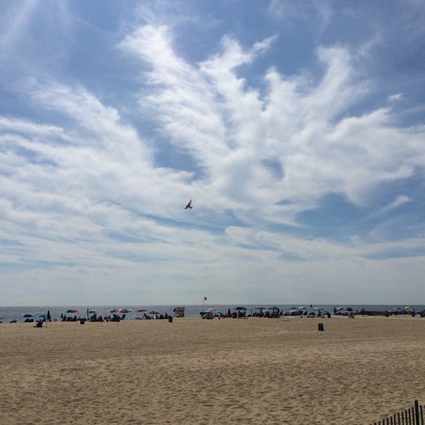 Купальный сезон на море. Вайт сенд бич бали. Пляж ашвем гоа фото. Бич 10. Бич 10.