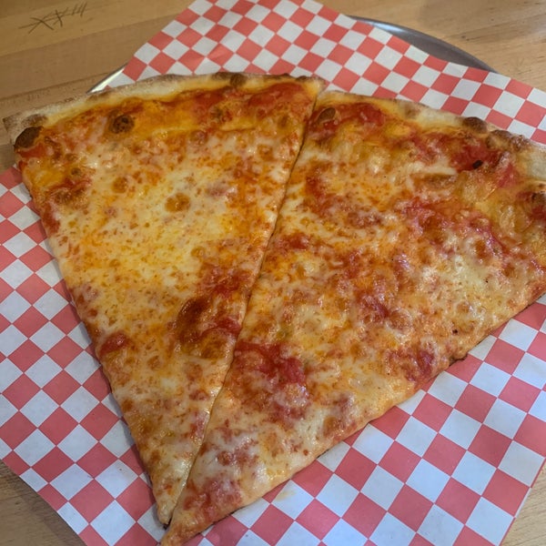 Photo taken at Joe&#39;s Pizza by Melanie M. on 1/9/2020