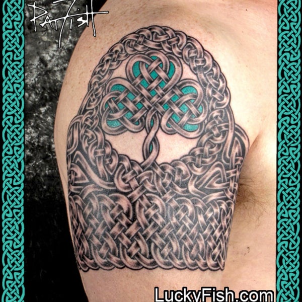 Foto diambil di Tattoo Santa Barbara &amp; LuckyFish, Inc. oleh Pat F. pada 4/30/2013