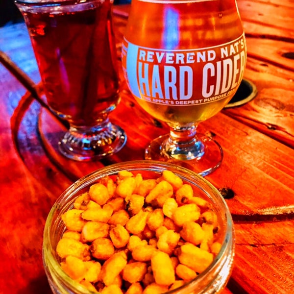Photo taken at Reverend Nat&#39;s Hard Cider by Lucyan on 7/31/2019