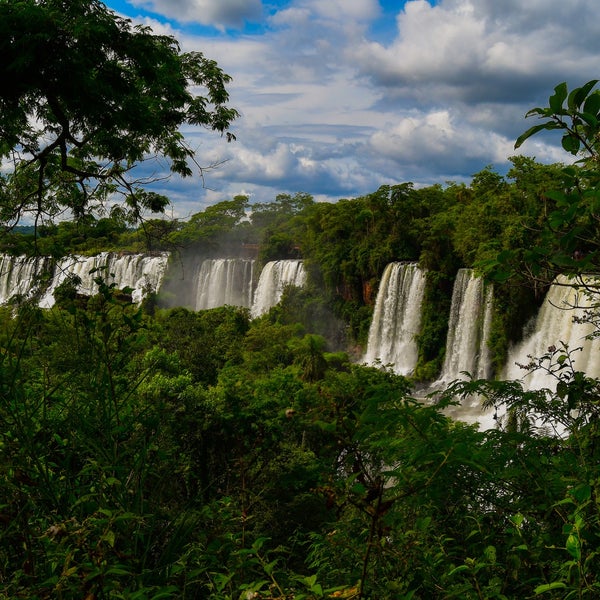 รูปภาพถ่ายที่ Parque Nacional Iguazú โดย Lucyan เมื่อ 12/20/2022