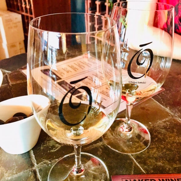 Photo taken at Naked Winery Hood River by Lucyan on 3/31/2019