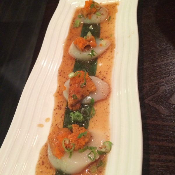 Foto diambil di Bluefin Fusion Japanese Restaurant oleh Winnie T. pada 6/19/2014