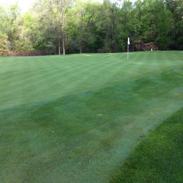รูปภาพถ่ายที่ StoneRidge Golf Club โดย Arich P. เมื่อ 5/24/2013