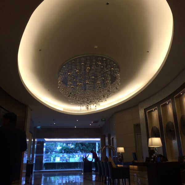 Photo taken at Marriott Executive Apartments Sathorn Vista - Bangkok by Puk on 9/25/2015