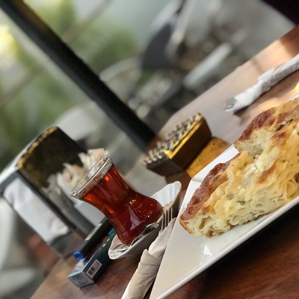 Рестораны, кафе, бистро. Кафе medici спб. Красный интерьер кафе. Grecco ресторан на петроградской. Кафе бистро.