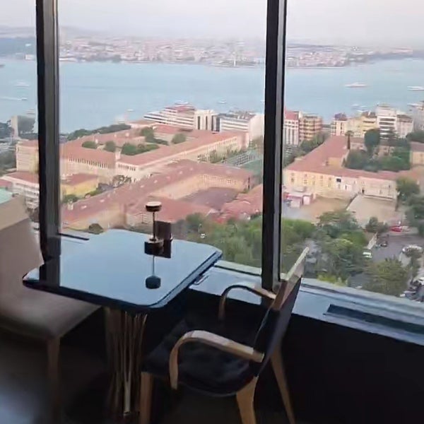 8/17/2023에 TaRiQ_Z님이 City Lights Restaurant &amp; Bar InterContinental Istanbul에서 찍은 사진