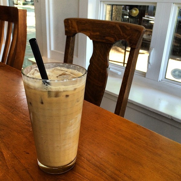 5/22/2014にCorey R.がTin Umbrella Coffeeで撮った写真