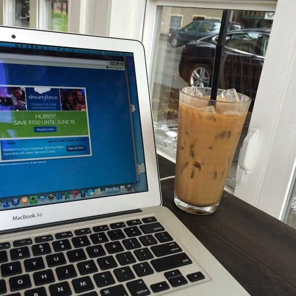 6/16/2014にCorey R.がTin Umbrella Coffeeで撮った写真