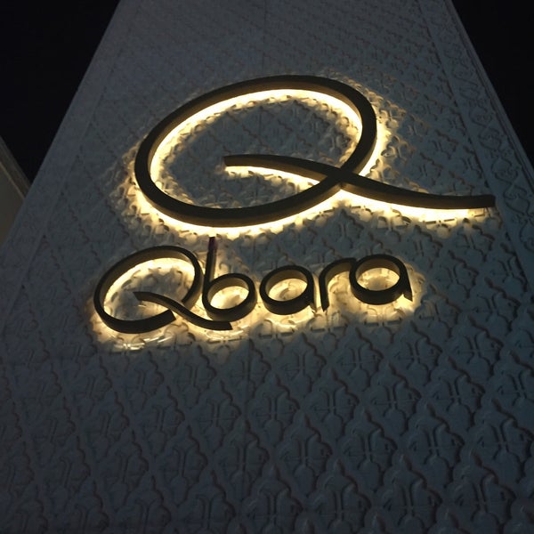 Photo taken at Qbara Restaurant Lounge &amp; Bar by MMR🇸🇦 on 10/7/2015
