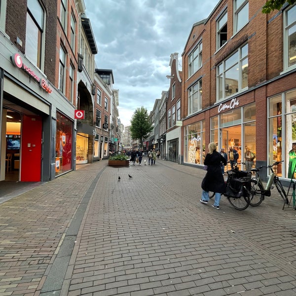 Shuz By Vollaerts Shoe Store in Centrum