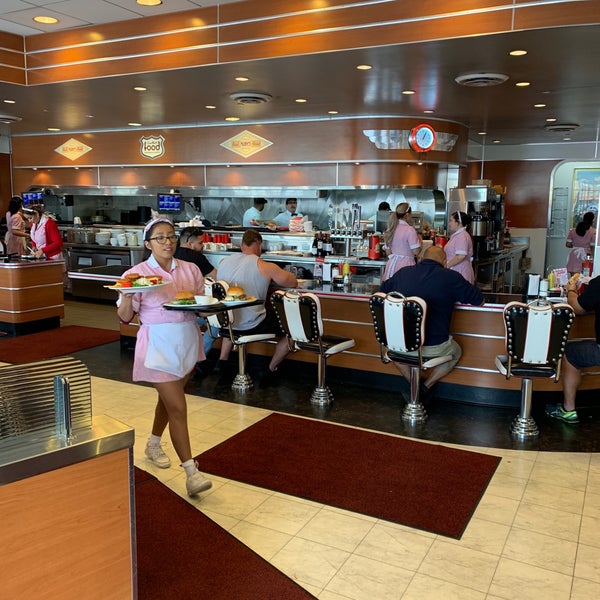 Photo taken at Ruby&#39;s Diner by A.M.T on 4/5/2019