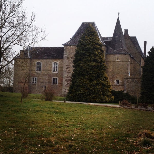 รูปภาพถ่ายที่ Château de la Poste โดย Nadia เมื่อ 3/20/2015