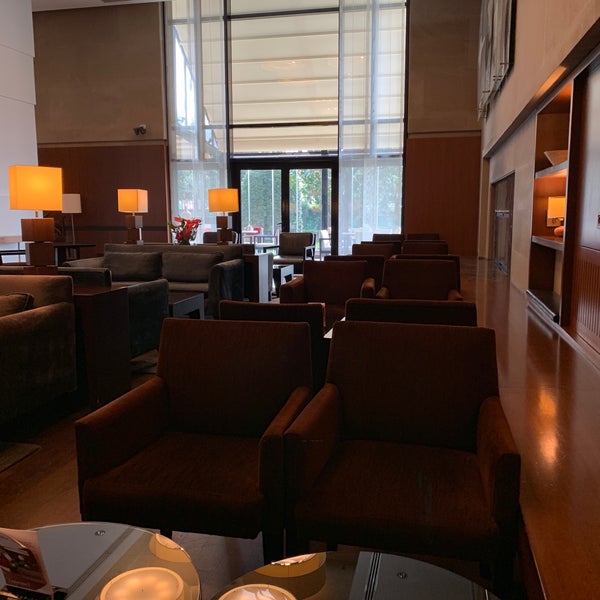 Foto diambil di Mövenpick Hotel Istanbul oleh A pada 4/1/2019