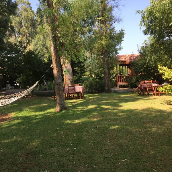 8/22/2017 tarihinde Orhan Burhan Ö.ziyaretçi tarafından Derin Bahçe Restaurant'de çekilen fotoğraf