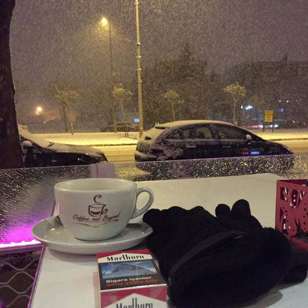 Foto tirada no(a) Coffee And Beyond por Aytaç 🏴🏳 em 2/18/2015