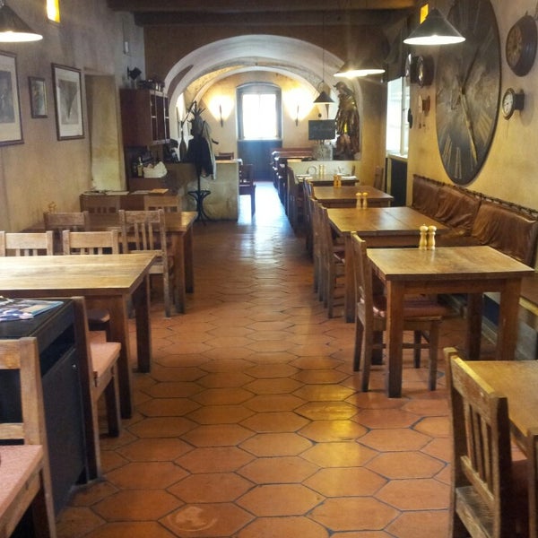 9/12/2013 tarihinde Olga K.ziyaretçi tarafından Restaurant Lví Dvůr'de çekilen fotoğraf