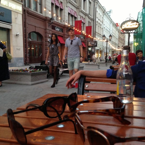 5/9/2013にElena M.がDenis Simachёv Shop &amp; Barで撮った写真