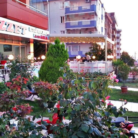 Foto diambil di Lezzet Etli Ekmek-Izgara FSM oleh Yiğit K. pada 7/31/2013
