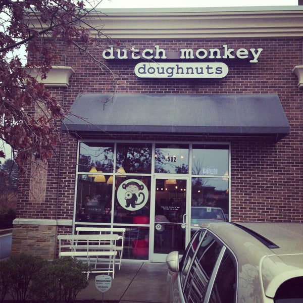 รูปภาพถ่ายที่ Dutch Monkey Doughnuts โดย Jason Y. เมื่อ 2/23/2013