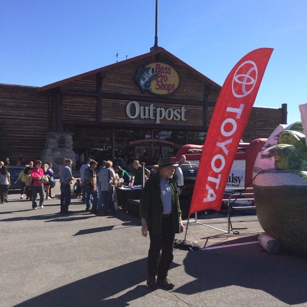 Bass Pro Shops North Utica Utica, NY