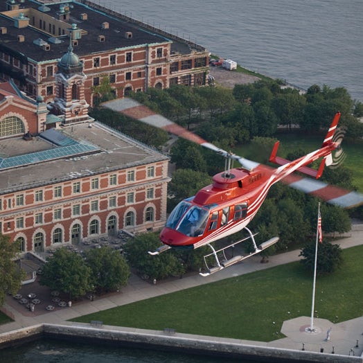Foto tirada no(a) New York Helicopter por New York H. em 1/23/2014