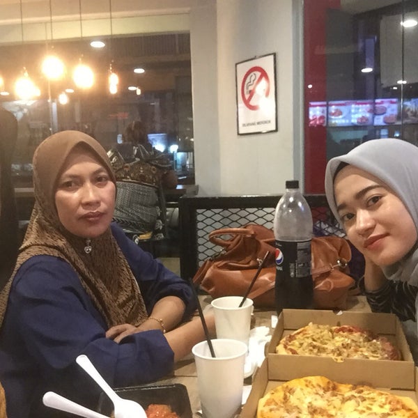 Photos At Pizza Hut Delivery Phd Rawang Fast Food Restaurant