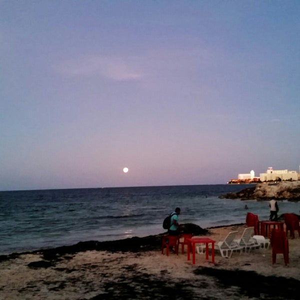 Foto tomada en Paradise Restaurant &amp; Beach Bar  por Catalina L. el 11/6/2014