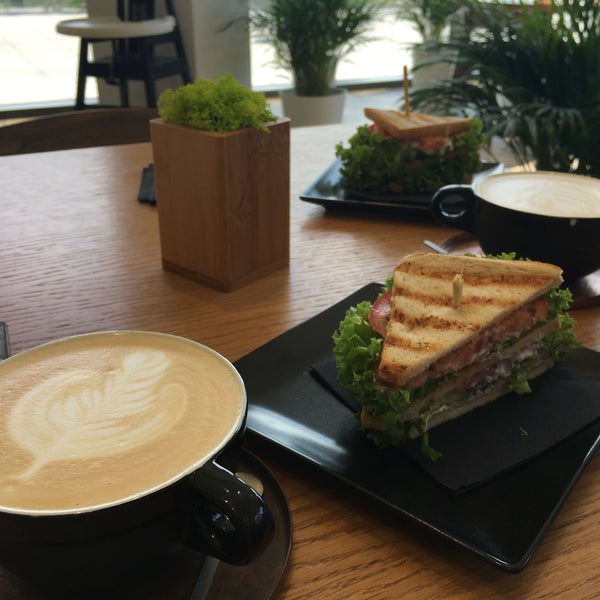 Great coffee and sandwich! I can only recommend. Me and my girlfriend had a wonderful breakfast.