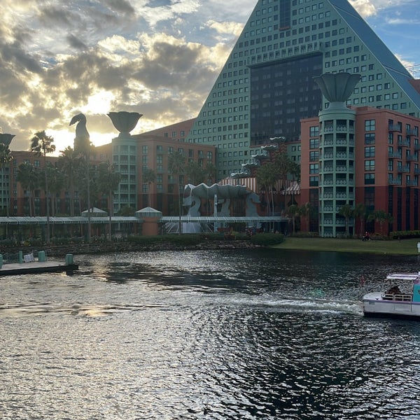 9/30/2023 tarihinde RAKANziyaretçi tarafından Walt Disney World Dolphin Hotel'de çekilen fotoğraf
