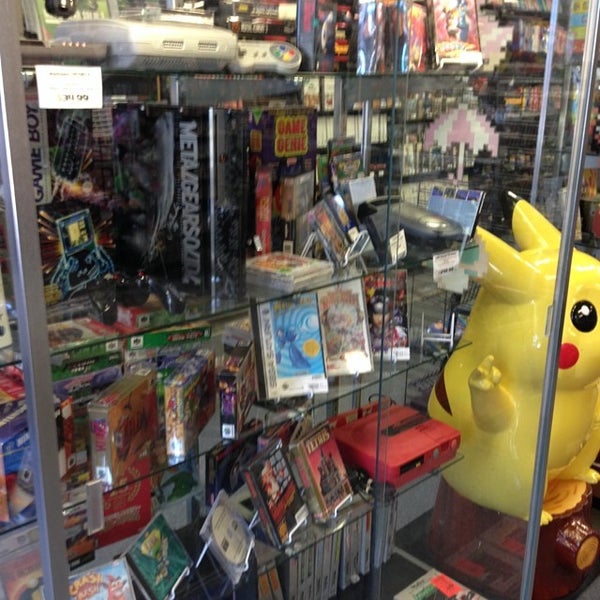 Photo taken at Classic Game Junkie by Samuel G. on 7/1/2014