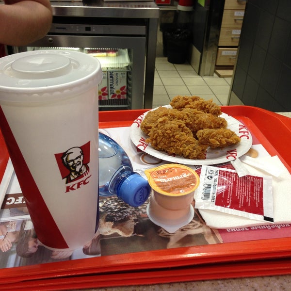 4/28/2013에 Кристи Т.님이 KFC에서 찍은 사진