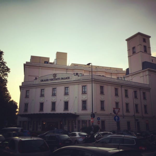 Foto tirada no(a) Grand Visconti Palace por Victor M. em 9/8/2015