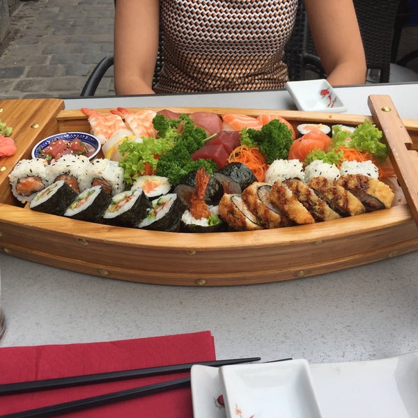 Foto diambil di Sushi Palace oleh Jade B. pada 5/29/2017