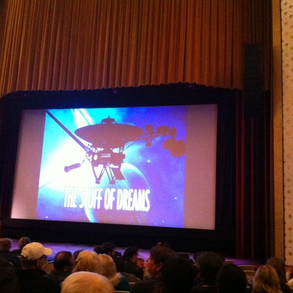 2/20/2014 tarihinde Sara T.ziyaretçi tarafından Beckman Auditorium'de çekilen fotoğraf